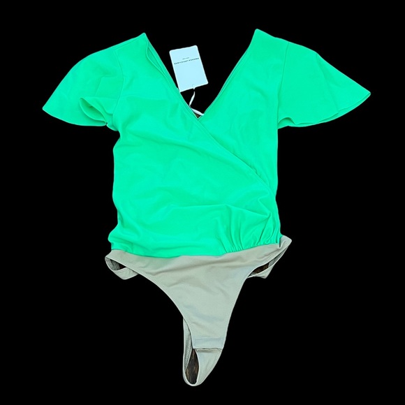 AMANDA UPRICHARD**Elle Lime Green Thong Bodysuit**Sm. $158 - Picture 7 of 8